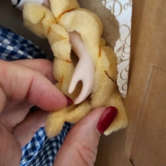 NIB Franklin Heirloom Dolls Dorothy Wizard of Oz with Toto Ruby Red Shoes Basket - Picture 5 of 11